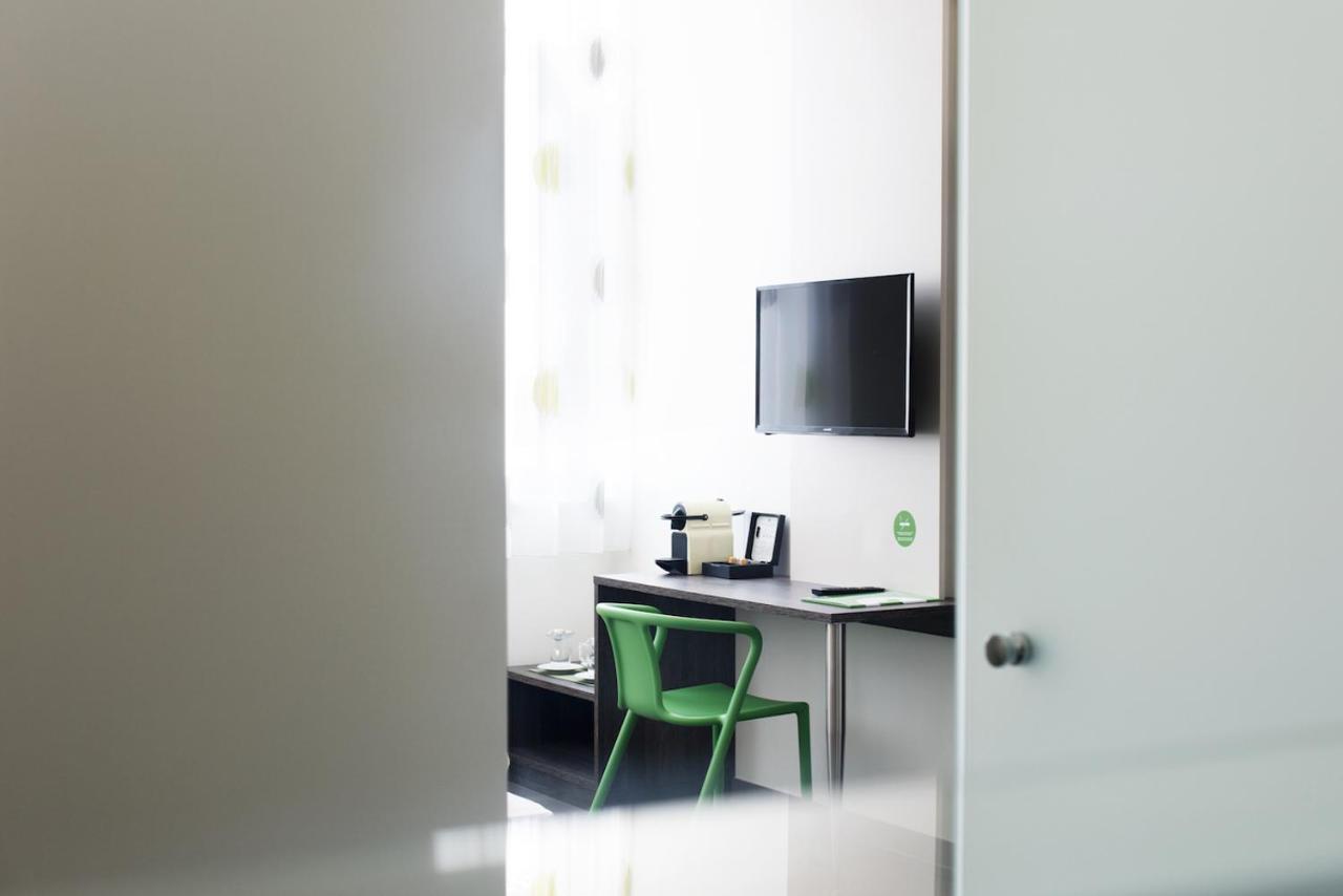 Eee Hotel Traun Exteriör bild