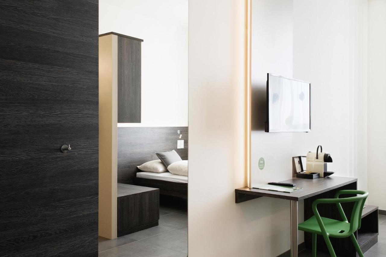 Eee Hotel Traun Exteriör bild