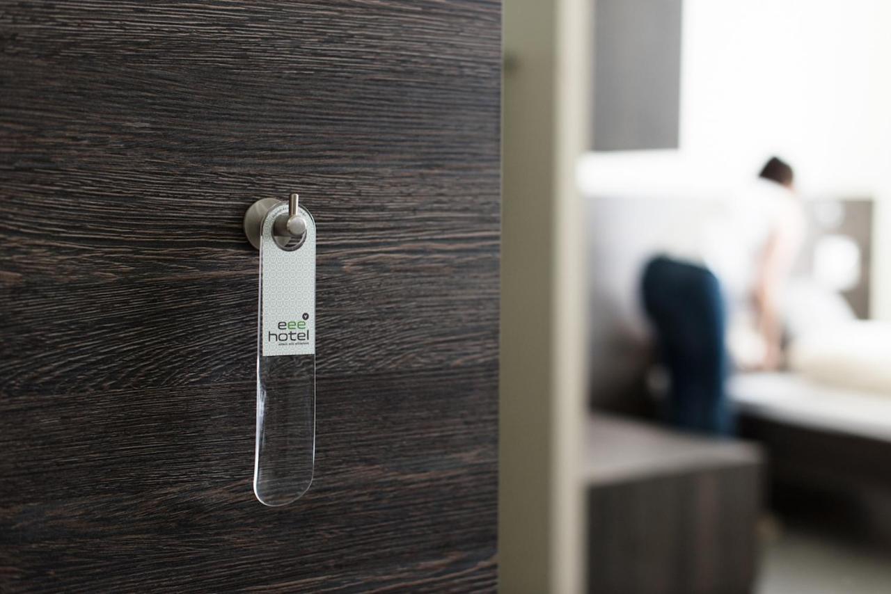 Eee Hotel Traun Exteriör bild