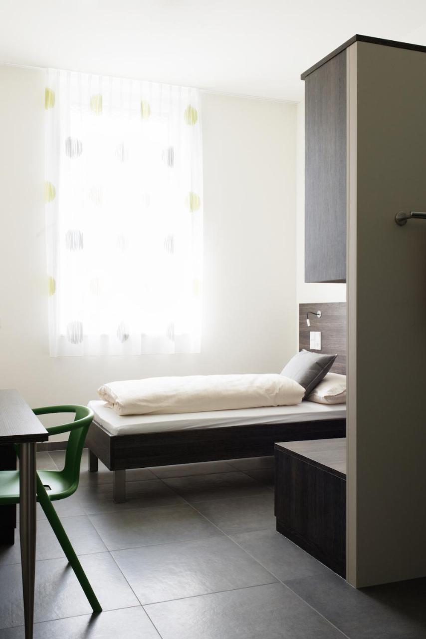 Eee Hotel Traun Exteriör bild